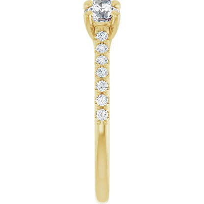 Round Brilliant Tri -Stone Style Engagement Ring